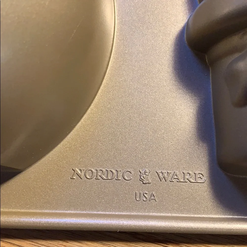 Nordic Ware Snowman Cake Pan EUC Merry Christmas! Happy Holiday!